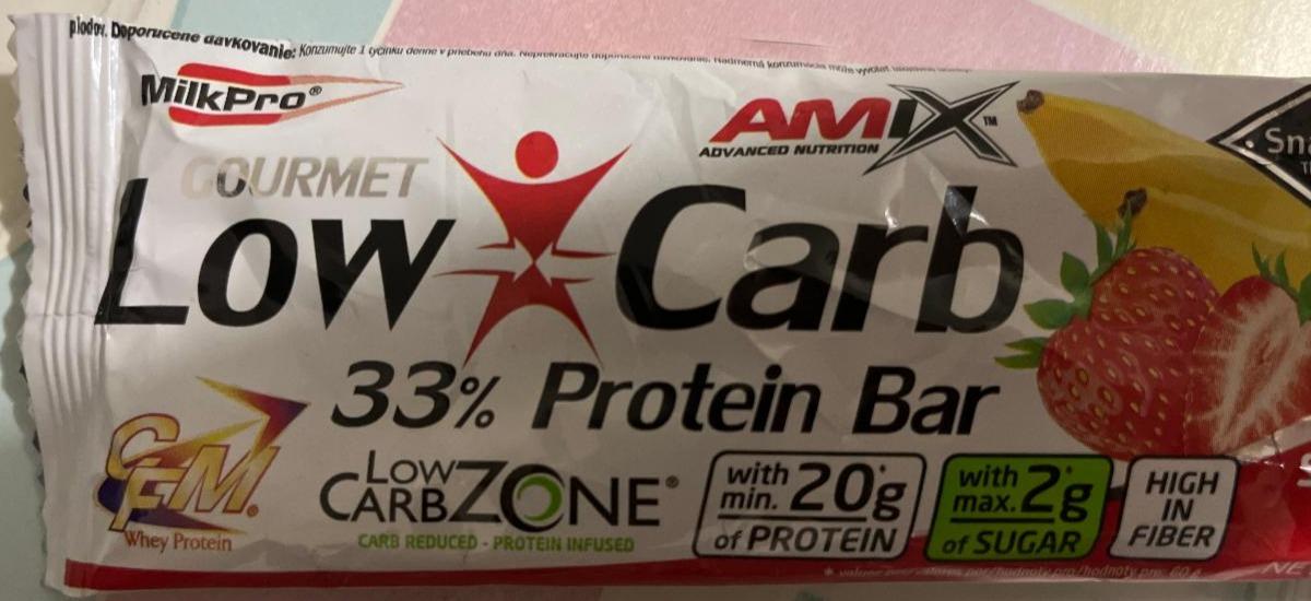 Fotografie - Low-Carb 33% Protein Bar Strawberry-Banana Amix Nutrition
