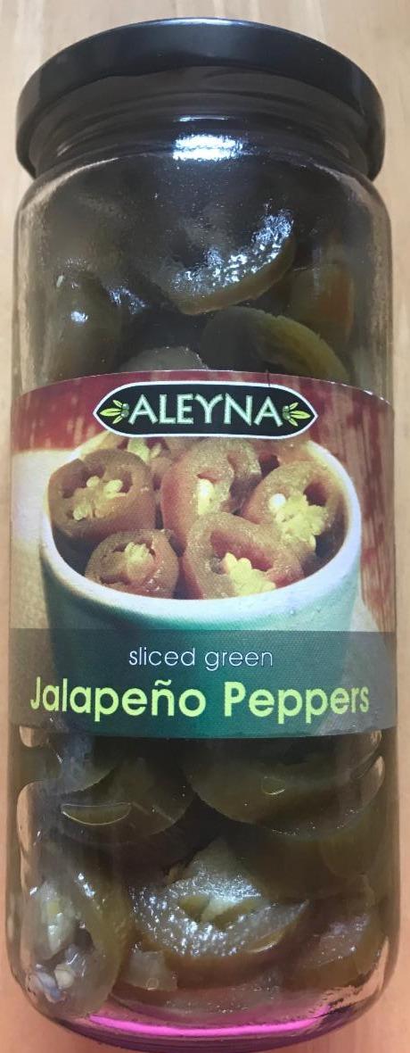 Fotografie - Sliced Green Jalapeño Peppers Aleyna