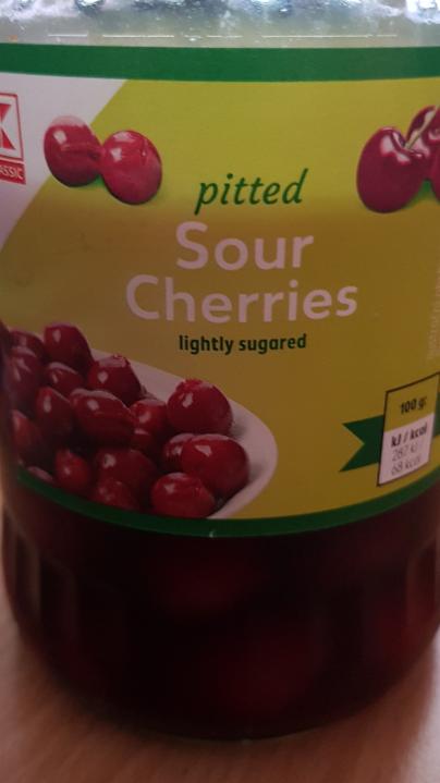 Fotografie - pitted Sour Cherries lightly sugered
