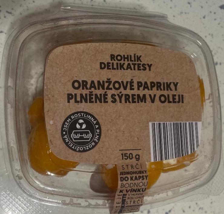 Fotografie - Oranžové papriky plněné sýrem v oleji Rohlík Delikatesy