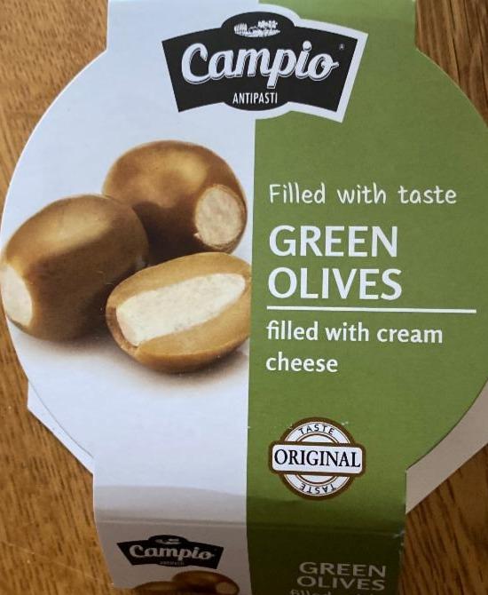 Fotografie - green olives filled with cream cheese