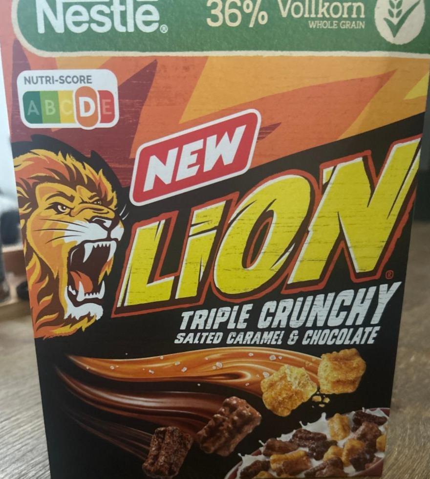 Fotografie - Lion Triple crunchy Salted Caramel & Chocolate Nestlé