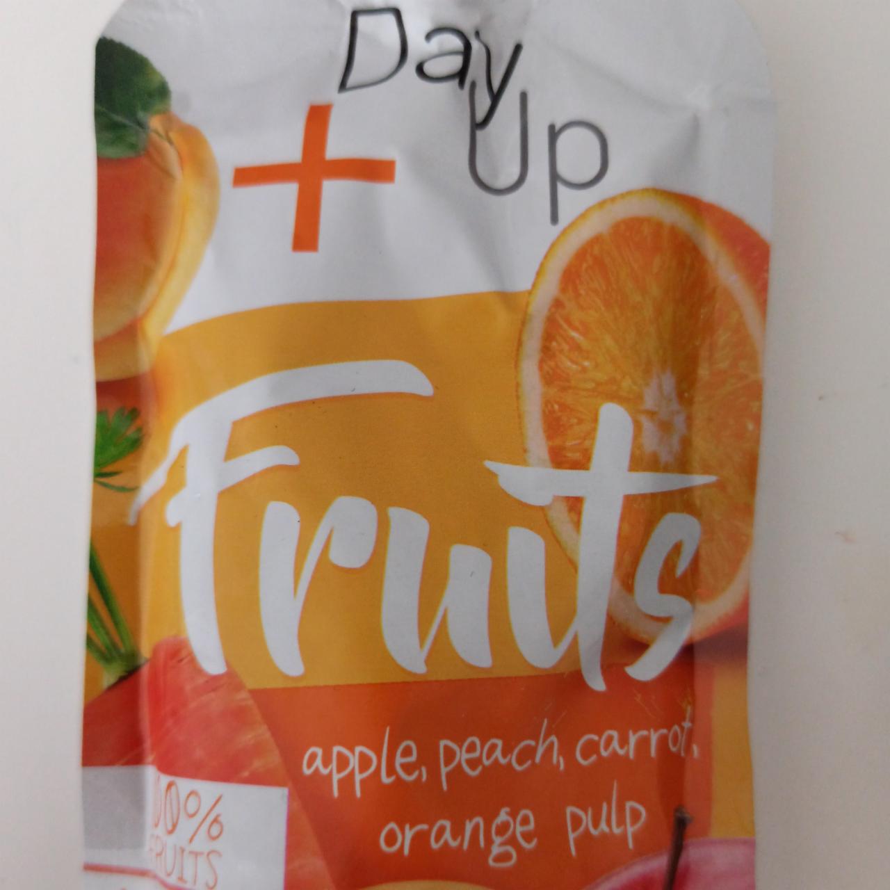 Fotografie - Day Up + Fruits apple, peach, carrot, orange pulp