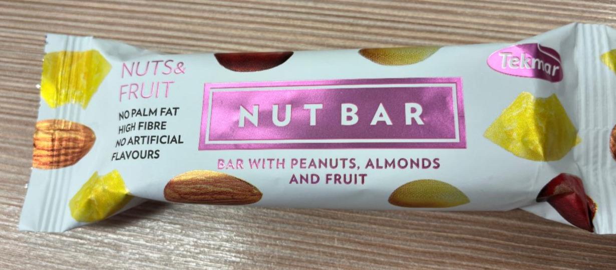 Fotografie - Nut Bar with peanuts, almonds and fruit Tekmar