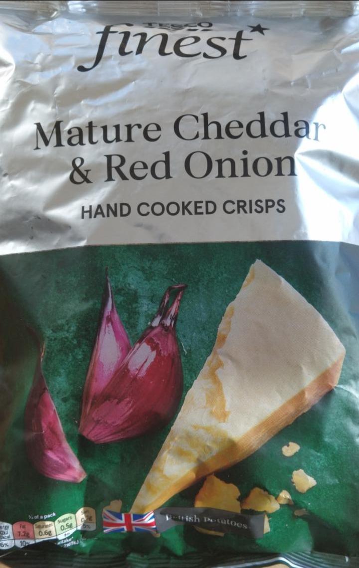 Fotografie - Mature cheddar & red onion hand cooked crisps Tesco finest