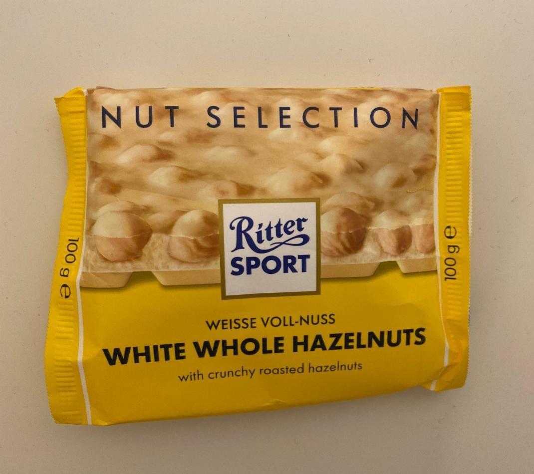Fotografie - White Whole Hazelnuts Ritter Sport