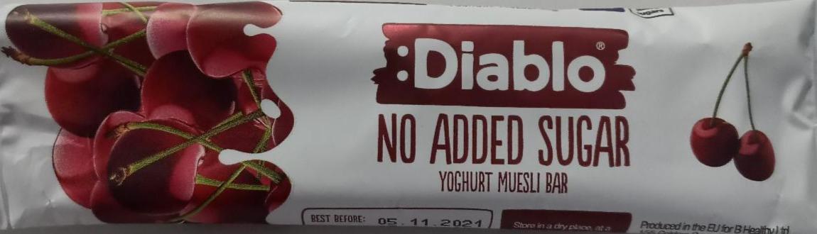 Fotografie - No added sugar yoghurt muesli bar višeň Diablo