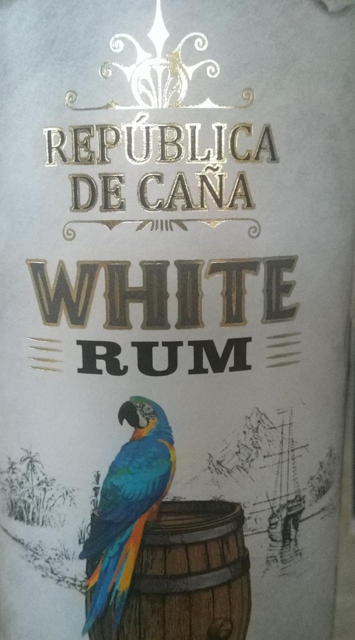 Fotografie - White rum República de Caña