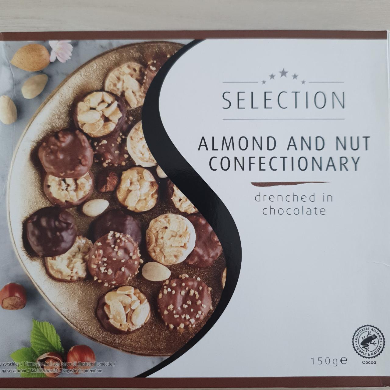 Fotografie - Almond and Nut Confectionary Selection