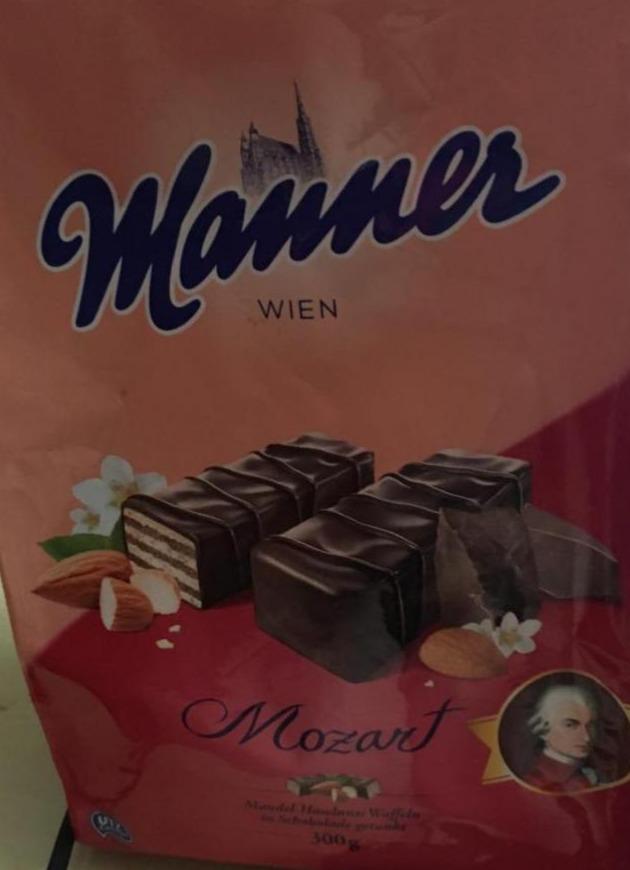 Fotografie - oplatky s mandlovo-liskooříškovou náplní celomáčané v hořké čokoládě Manner