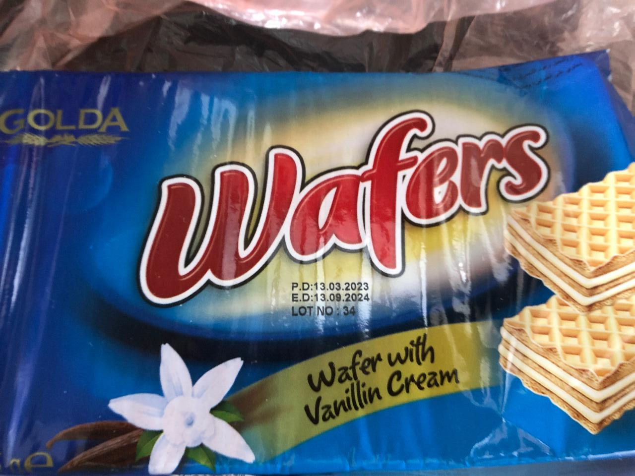 Fotografie - Wafers wafer with vanillin cream Golda