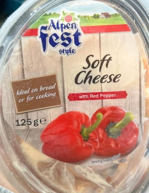 Fotografie - Soft Cheese with Red Pepper Alpen fest style