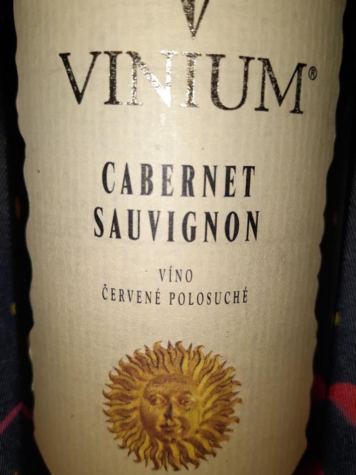 Fotografie - Cabernet Sauvignon víno červené polosuché Vinium