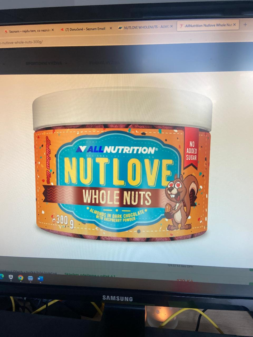 Fotografie - Nutlove Whole Nuts Almonds In Dark Chocolate With Raspberry Powder Allnutrition