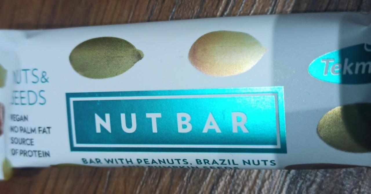 Fotografie - Nut Bar with Peanuts, Brazil Nuts and Pumpkin Seeds Tekmar