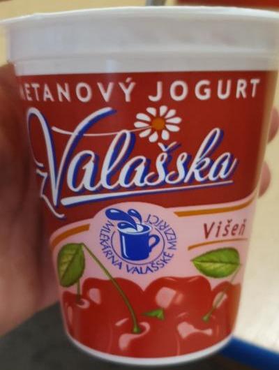 Fotografie - Smetanový jogurt z Valašska višňový
