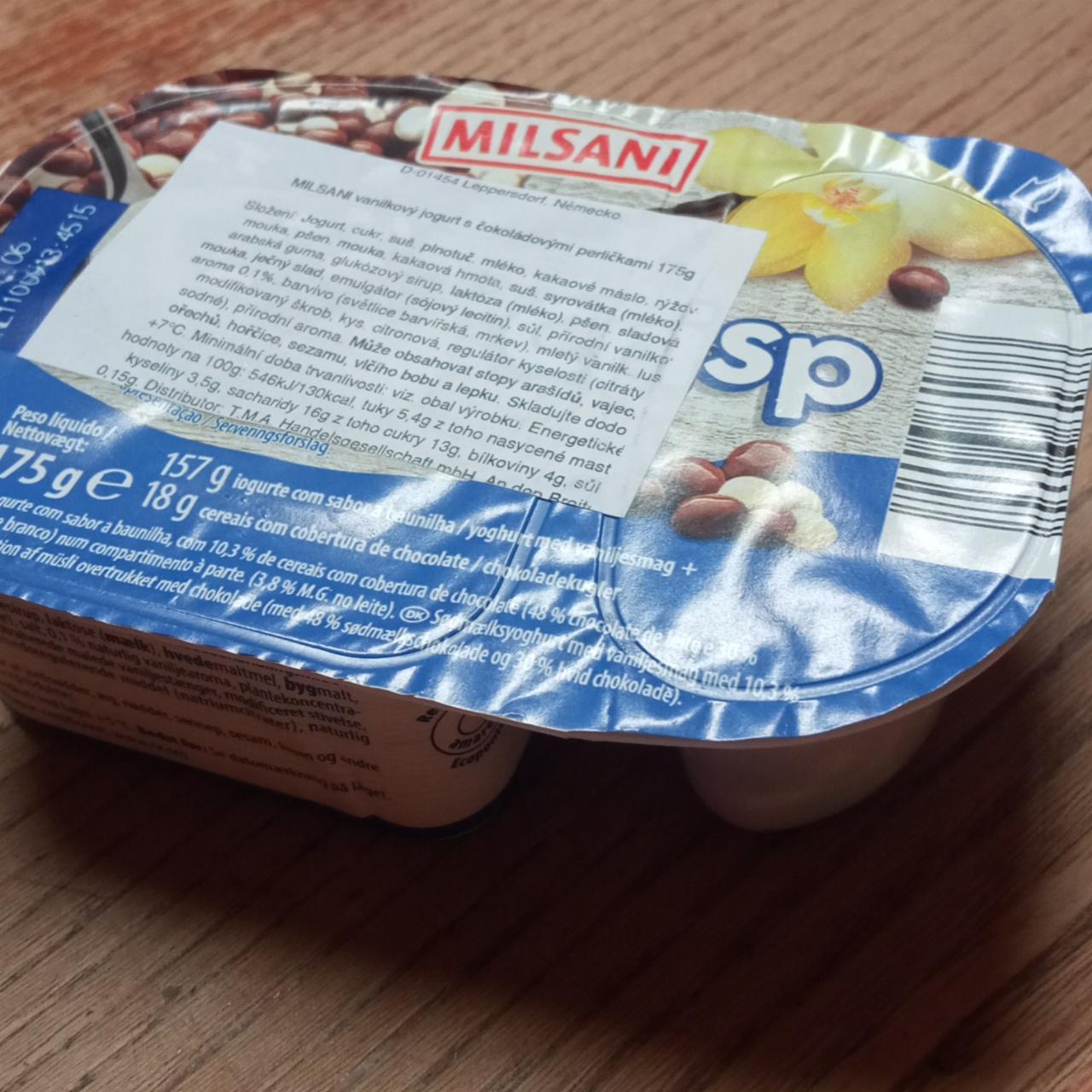 Fotografie - Vanilkový jogurt s čokoládovými perličkami Milsani