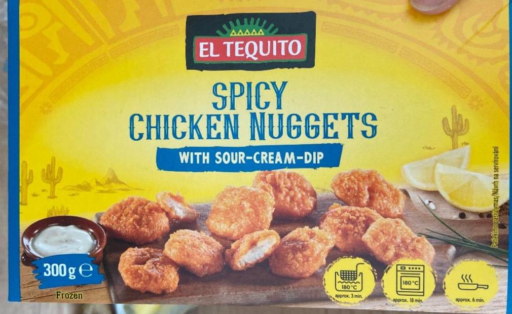 Fotografie - Spicy chicken nuggets with sour-cream-dip El Tequito