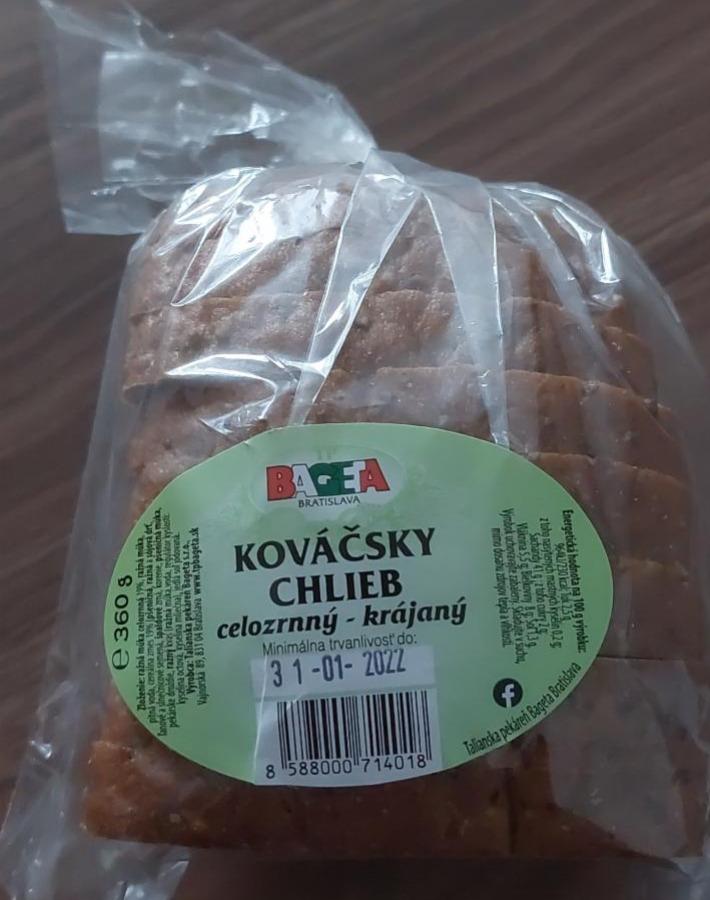 Fotografie - Kováčsky chlieb celozrnnÿ krájaný Bageta