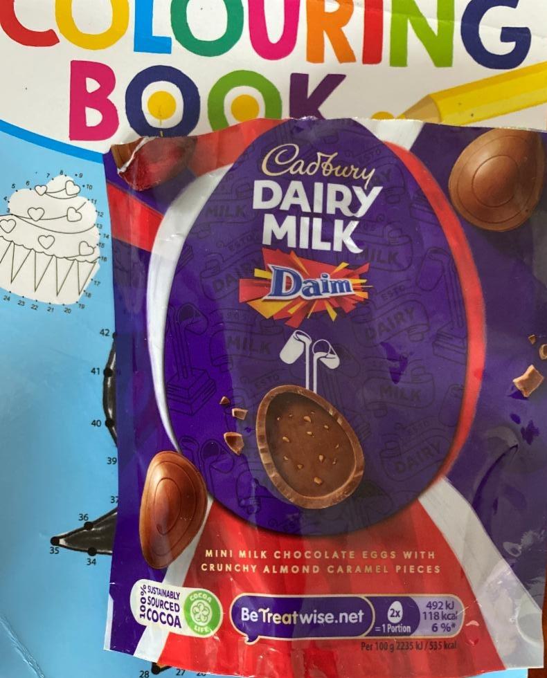 Fotografie - mini milk chocolate eggs daim Cadbury