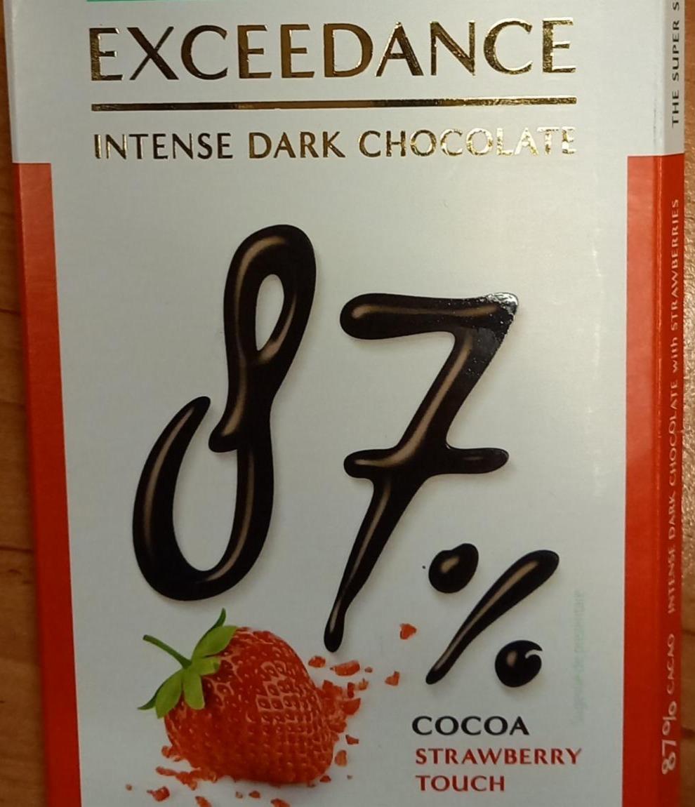 Fotografie - Intense Dark Chocolate 87% cocoa Strawberry touch Exceedance