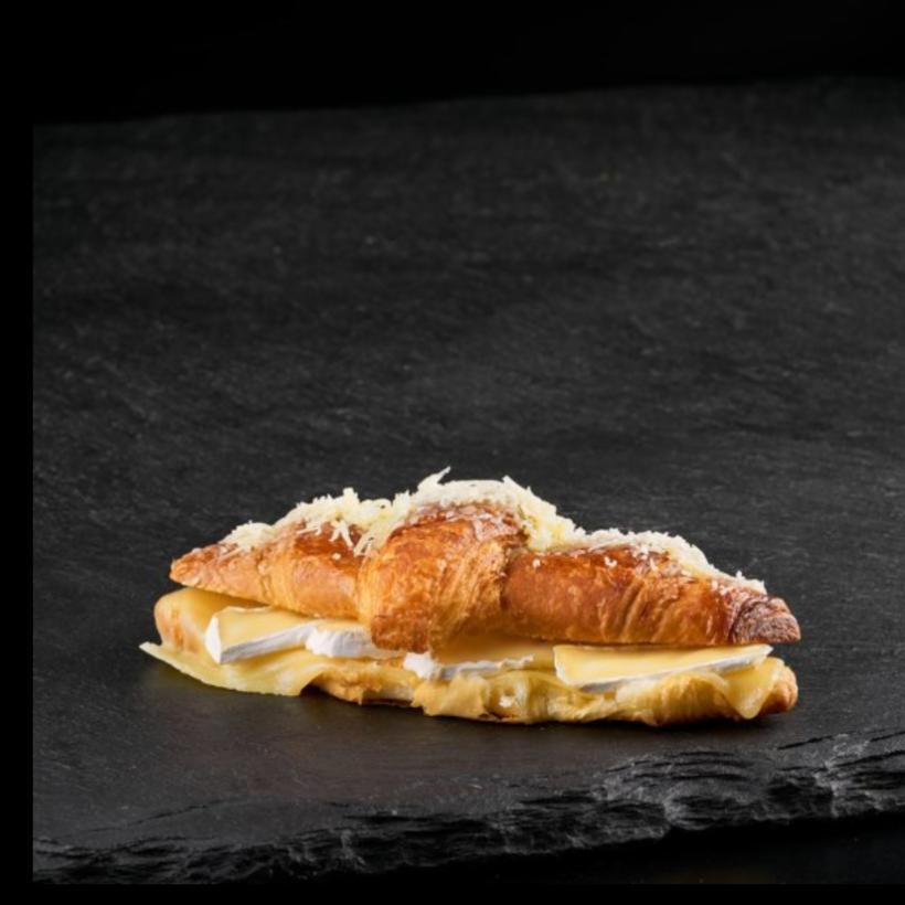 Fotografie - Zapečený sýrový croissant Paul