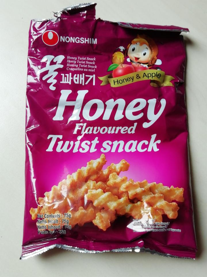 Fotografie - Nongshim Honey Flavoured Twist snack 