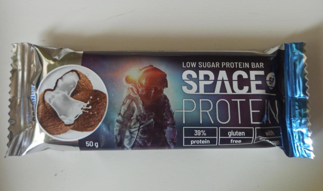 Fotografie - Low sugar protein bar coconut Space Protein