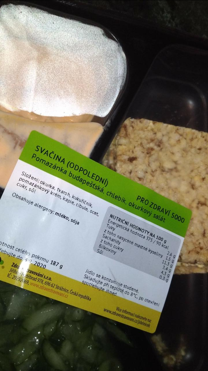 Fotografie - Pomazánka budapešťská, chlebík, okurkový salát Zdravé stravování
