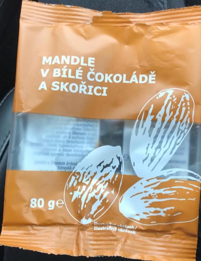 Fotografie - mandle v bílé čokoládě se skořicí Ikea Food