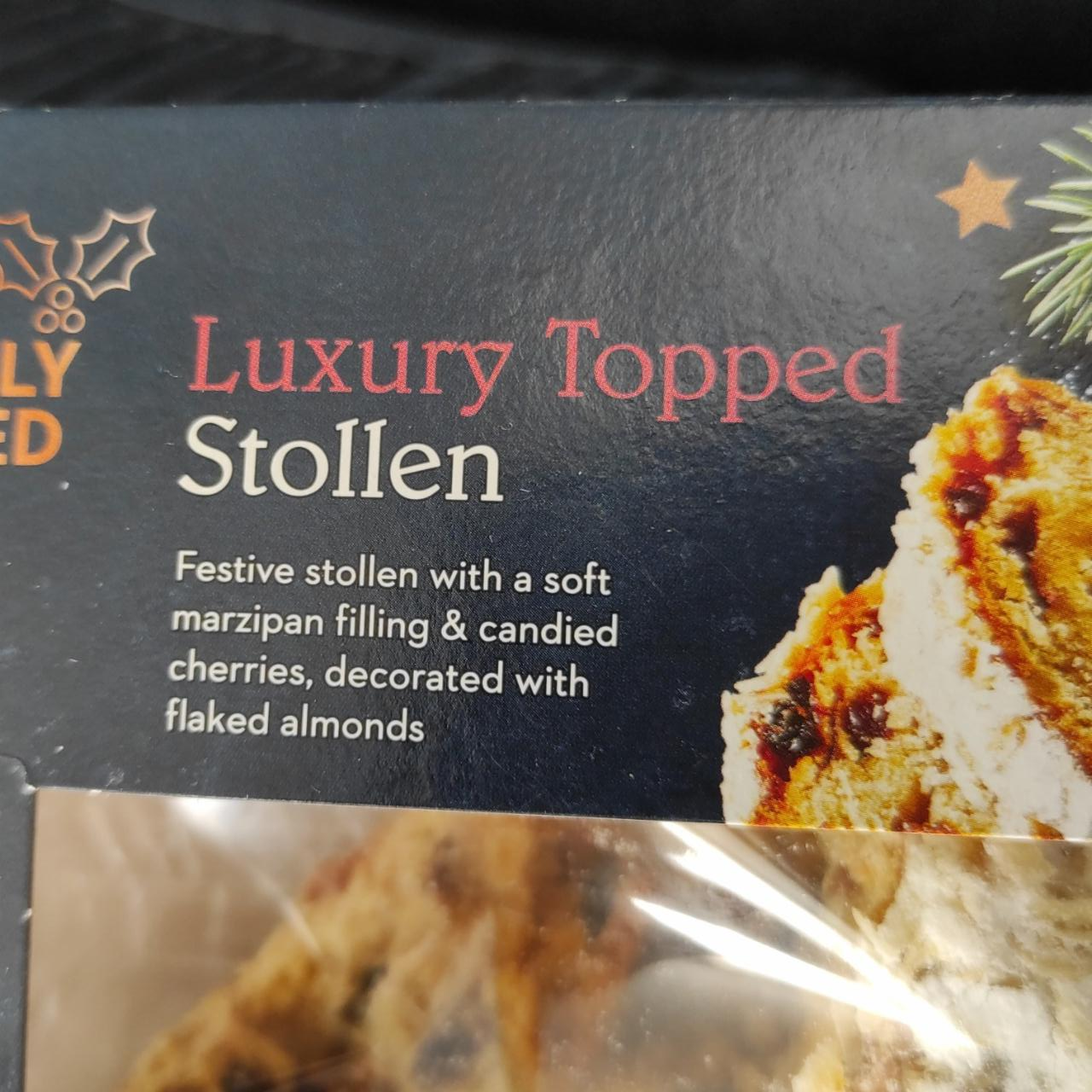 Fotografie - Luxury Topped Stollen Specially Selected