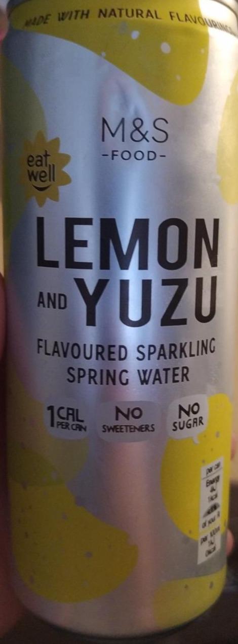 Fotografie - Lemon and Yuzu flavoured Sparkling Spring Water M&S Food