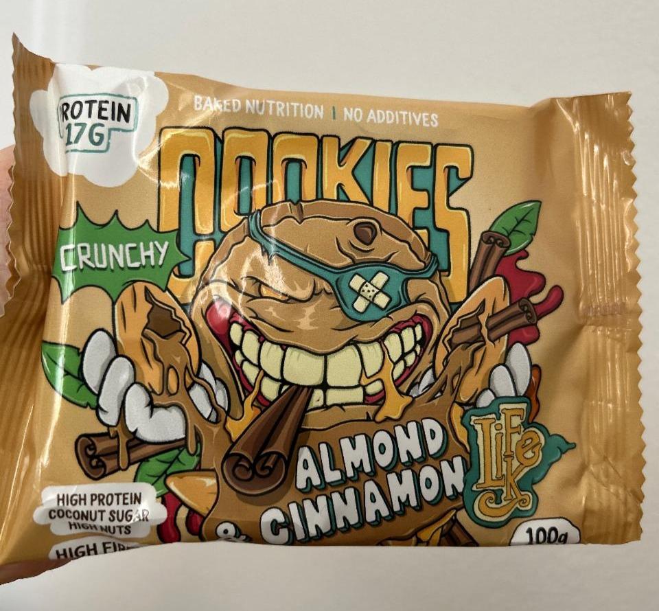 Fotografie - Protein Cookies almond & cinnamon crunchy LifeLike