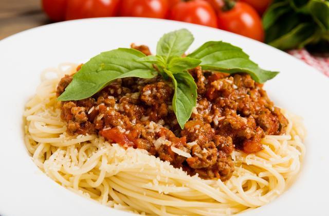 Fotografie - špagety boloňské se sýrem