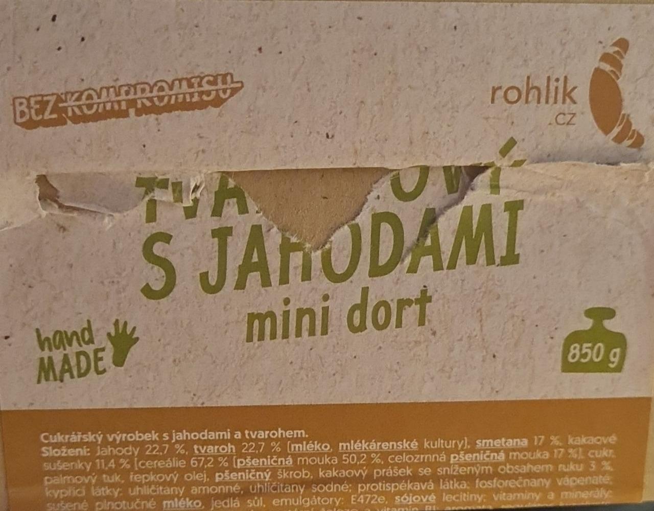 Fotografie - Tvarohový s jahodami mini dort Rohlik.cz