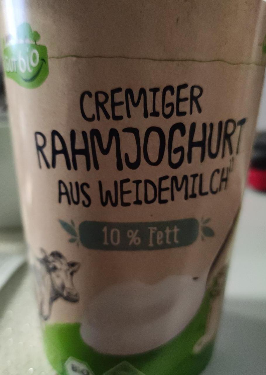 Fotografie - Cremiger Rahmjoghurt aus Weidemilch 10% fett GutBio