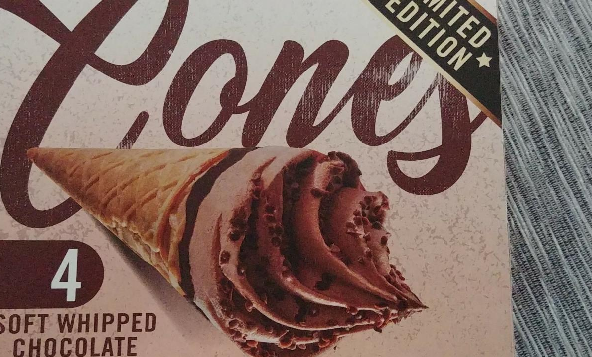 Fotografie - Iceland Cones Soft Whipped Chocolate