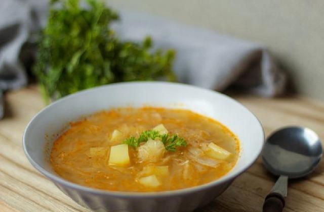 Fotografie - zelná polévka s bramborem bez masa