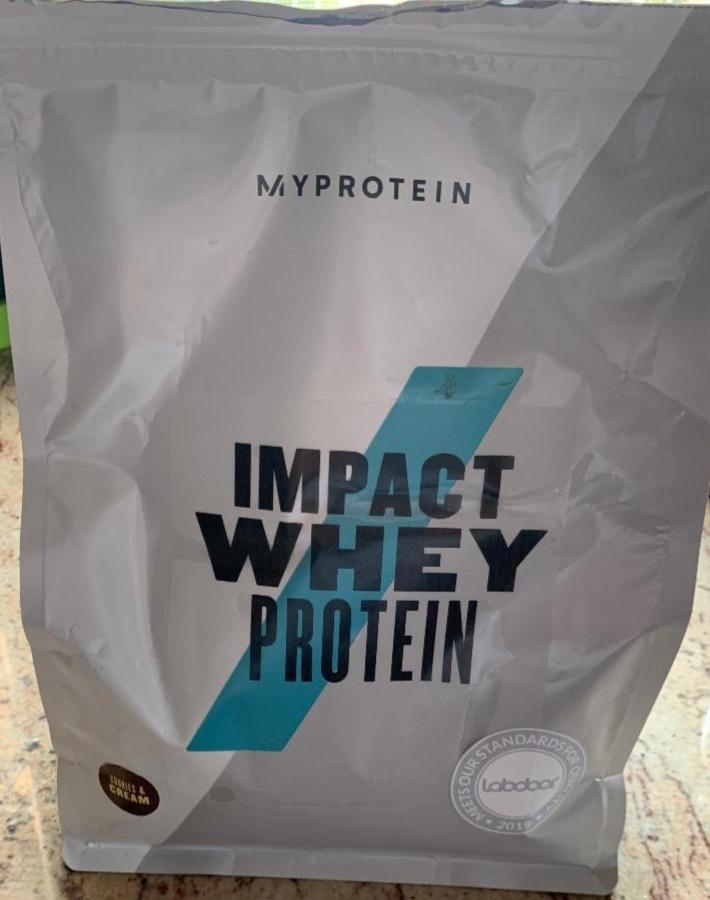Fotografie - Impact Whey Protein Cookies & Cream Myprotein