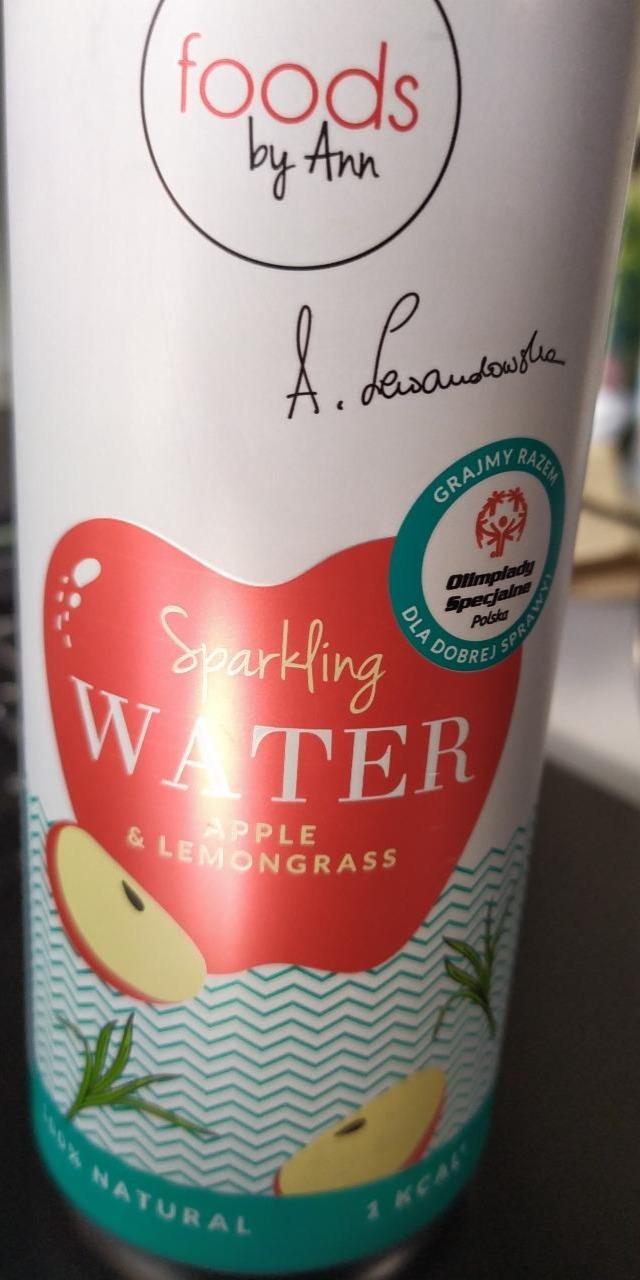 Fotografie - Sparkling water Apple & Lemongrass Foods by Ann