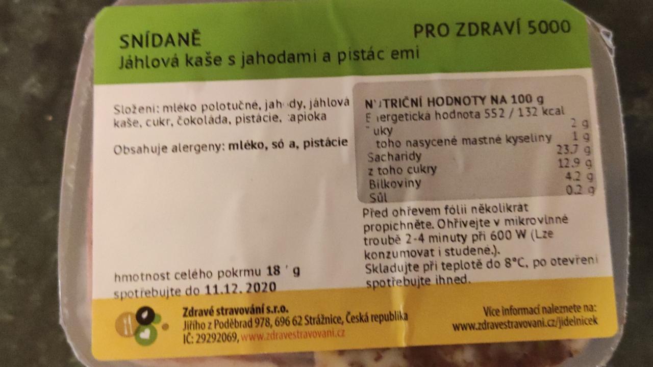 Fotografie - Jáhlová kaše s jahodami a pistáciemi Zdravé stravování