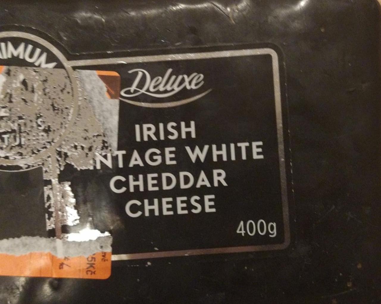 Fotografie - Irish vintage white cheddar cheese Deluxe