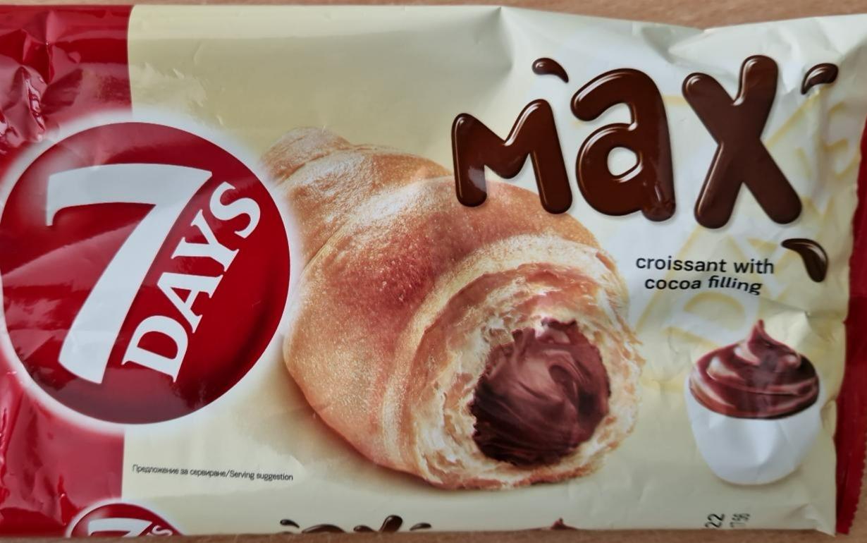 Fotografie - Croissant with cocoa filling MAX 7days
