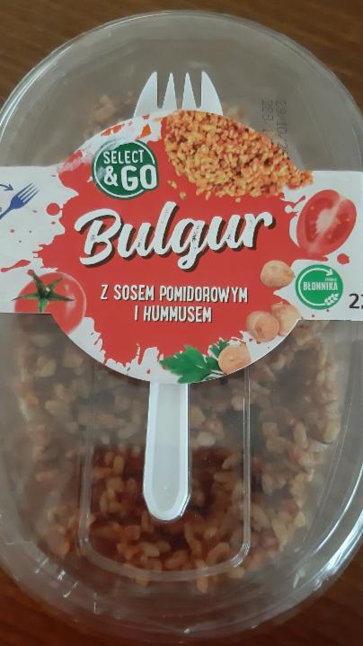 Fotografie - Bulgur z sosem pomidorowym i hummusem Select&Go