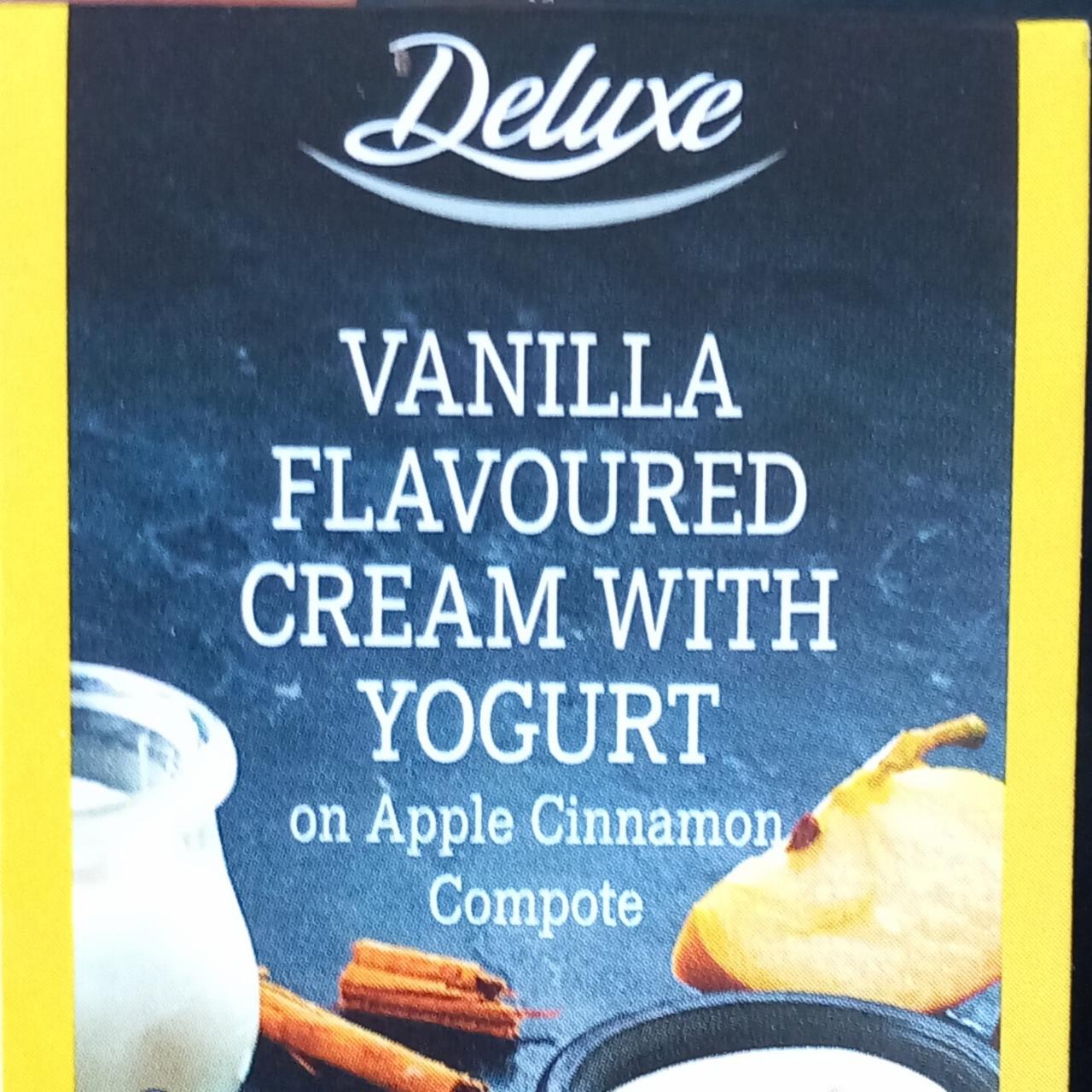 Fotografie - vanilla flavoured cream with yogurt on apple cinnamon compote Deluxe