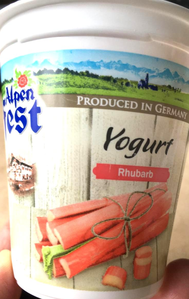 Fotografie - yogurt rhubarb Alpen Fest