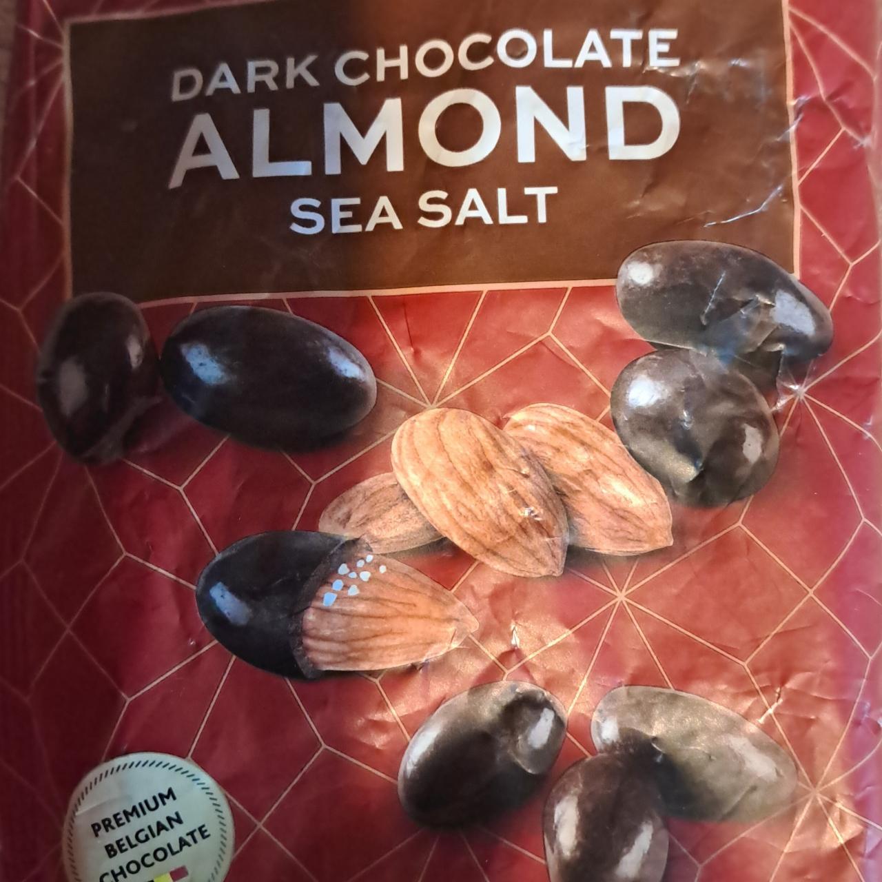 Fotografie - Dark chocolate almond sea salt Choco Moment