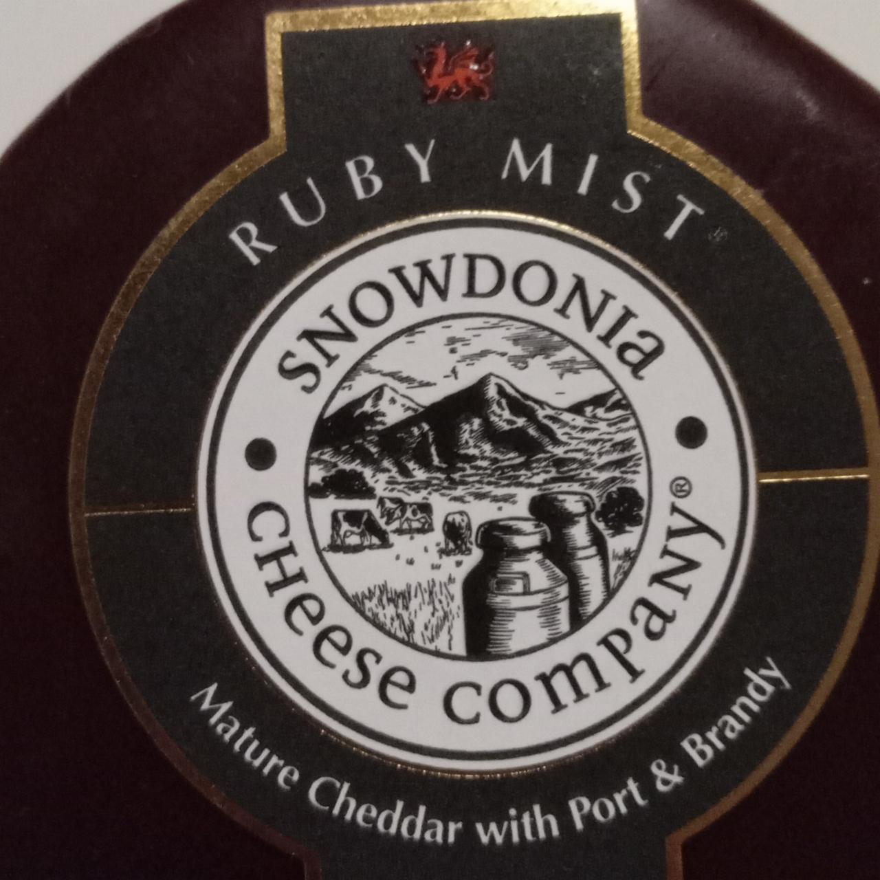 Fotografie - Ruby Mist Mature Cheddar with Port & Brandy Snowdonia Cheese Company