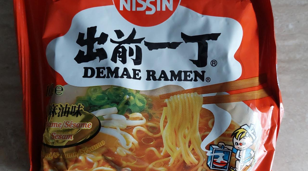 Fotografie - Demae Ramen soup with instant noodles Asian style NISSIN