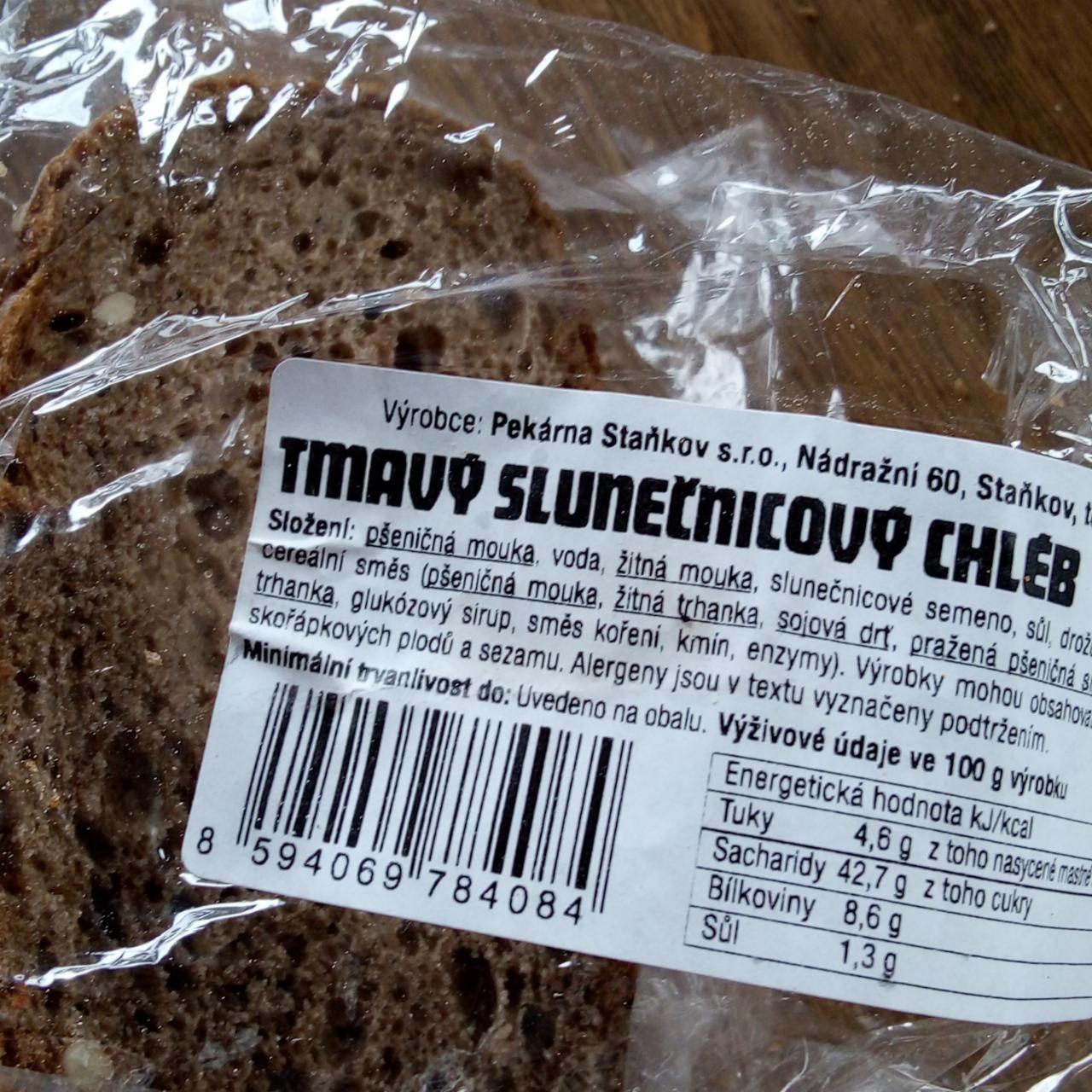 Fotografie - Tmavý slunečnicový chléb Pekárna Staňkov
